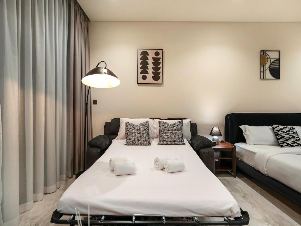 Lux Burj View In Downtown 10 Min Mall Apartment