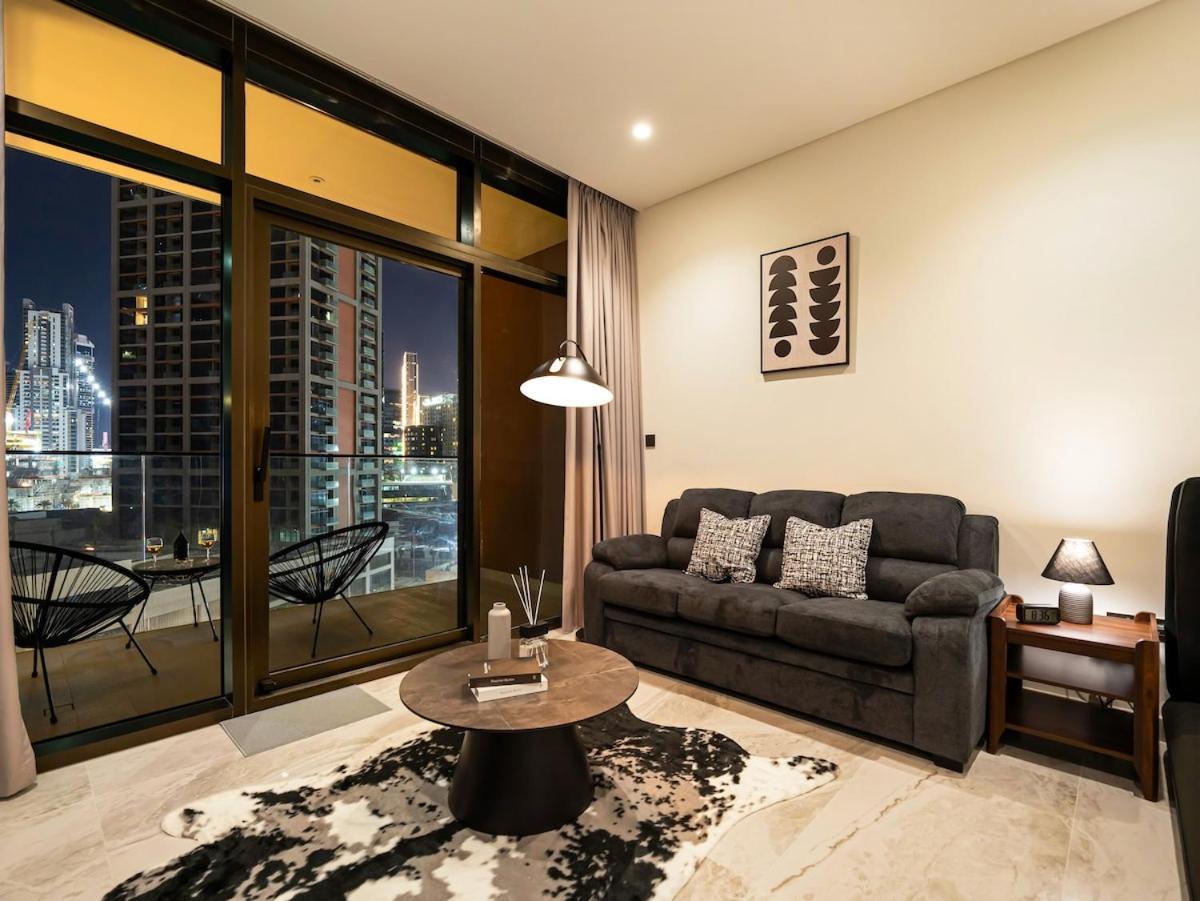 Lux Burj View In Downtown 10 Min Mall Apartment *