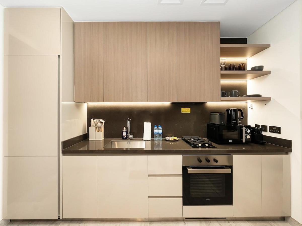 Lux Burj View In Downtown 10 Min Mall Apartment *
